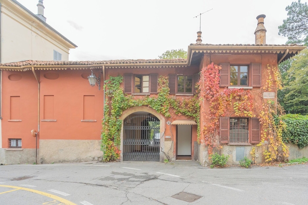 La Piazza di Cernobbio by Rent all Como