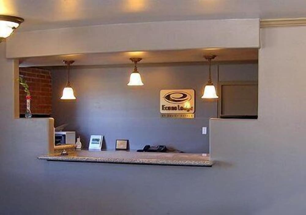 Prescott Vacations - Rodeway Inn Prescott - Property Image 3