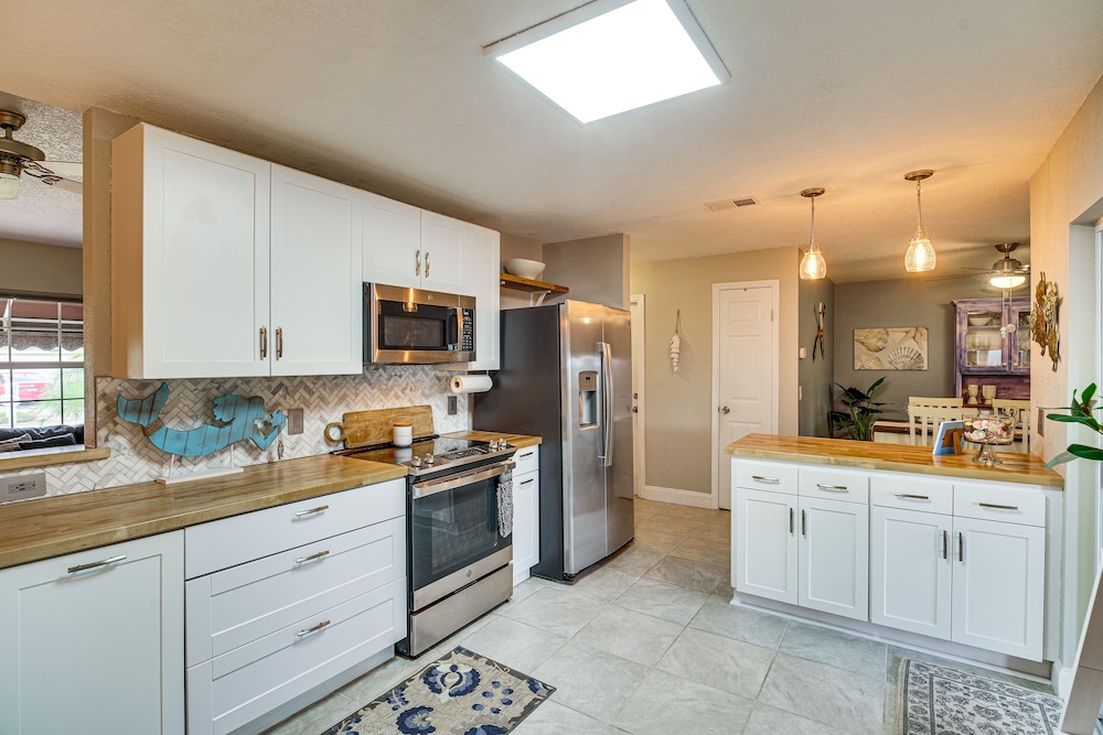 Lovely Merritt Island Home w/ Kayak + Fire Pit! view 2