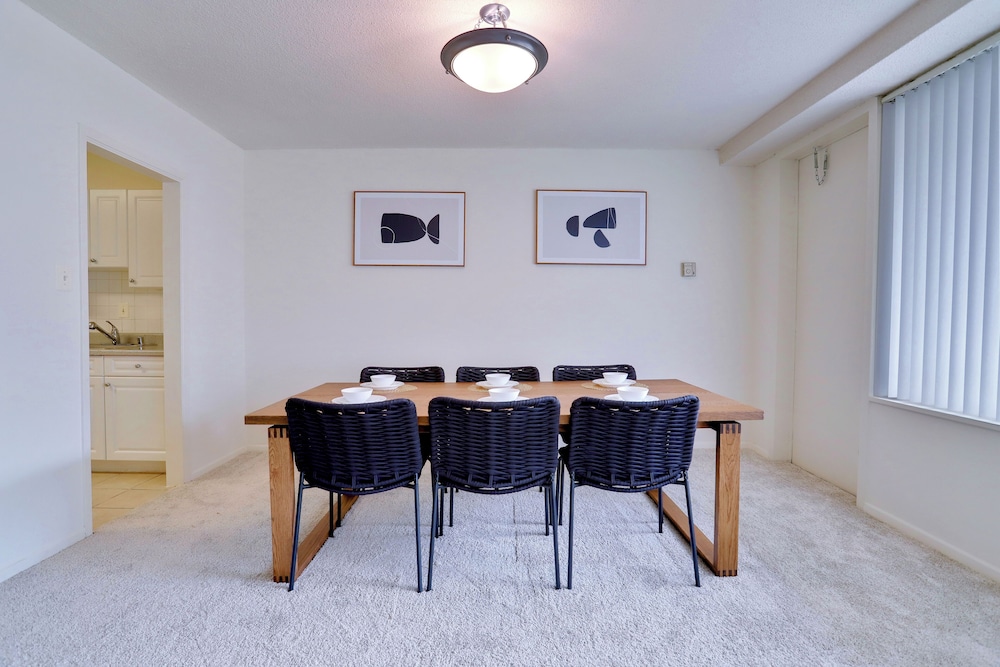 Prime Crystal City Apartments