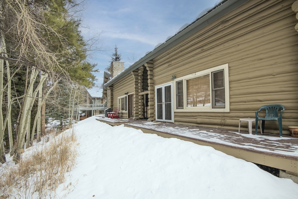 Timbercreek #8b 2 Bedroom Home by RedAwning
