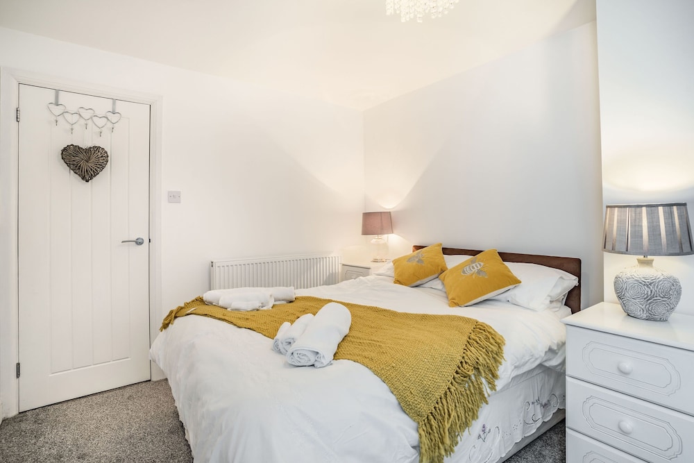 76A Mackworth Road