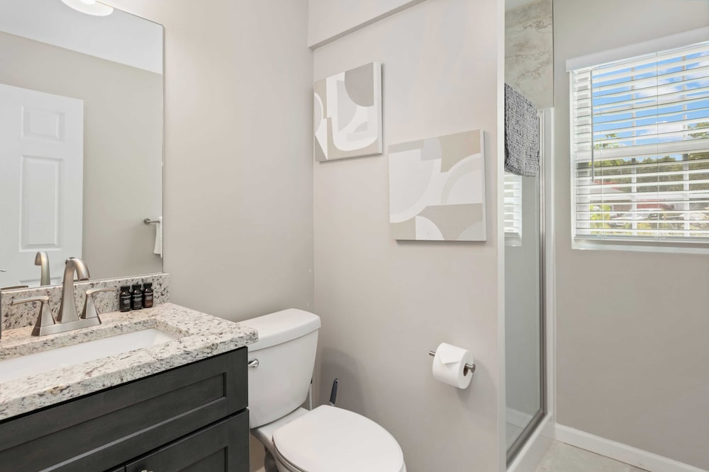 White Pine & Red Bud Buyout by Avantstay 2 Home Buyout Sleeps 16!
