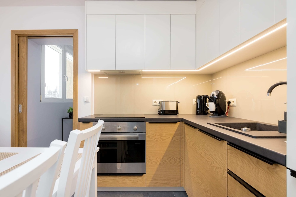Ochota Homely Apartment view 5