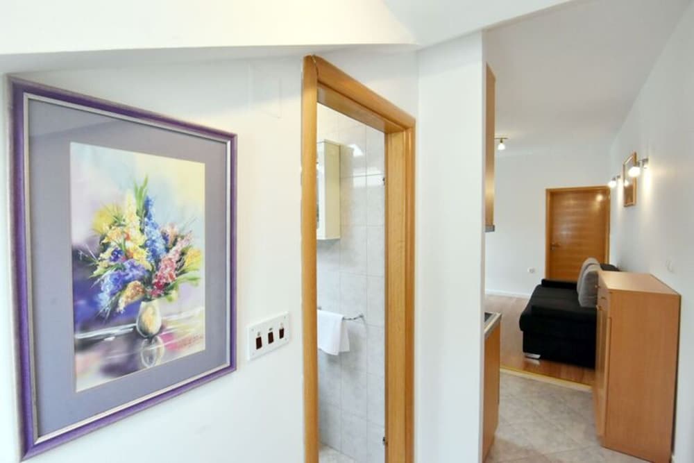 Green Hills Apartment - One Bedroom Apartment With Balcony and Sea View