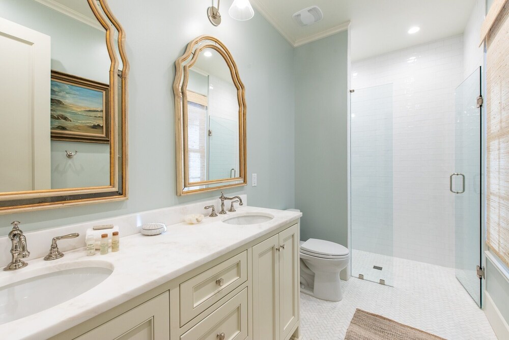 Blue View Stunning Home With Gulf Views Seaside, Fl 4br/4.5bth 4 Bedroom Home by RedAwning view 3