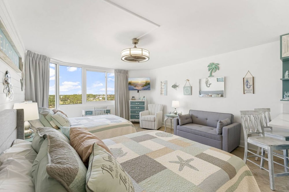 Beach Front Ocean View Condo - Top of the Gulf 804