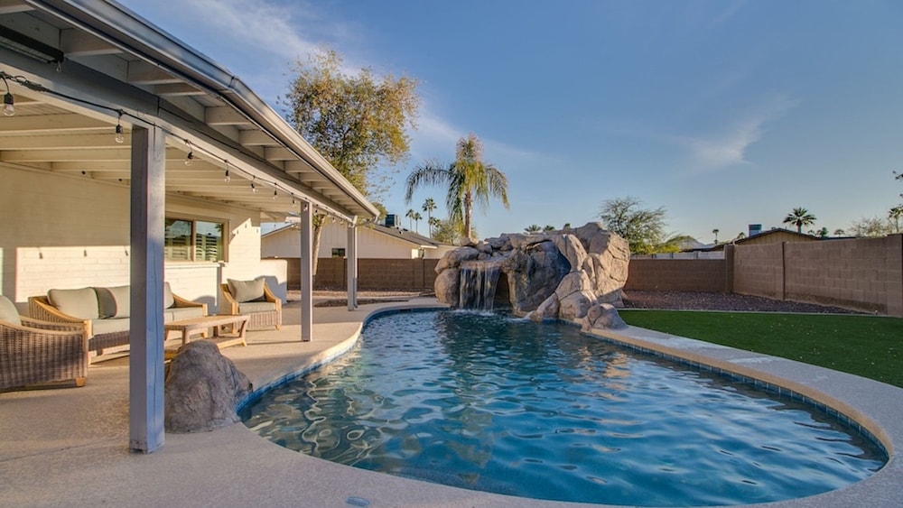 Relaxing 4 Bdrm Retreat in the Heart of Scottsdale