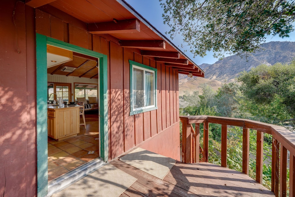 Scenic Kernville Getaway w/ Deck & Mountain Views! view 5