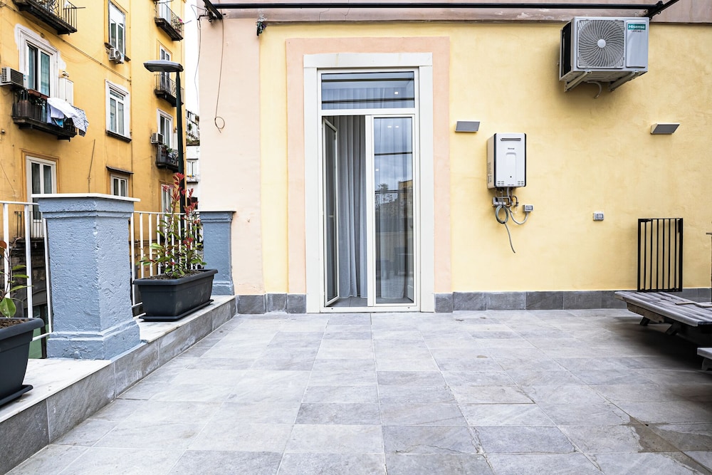 Alyde Apartments