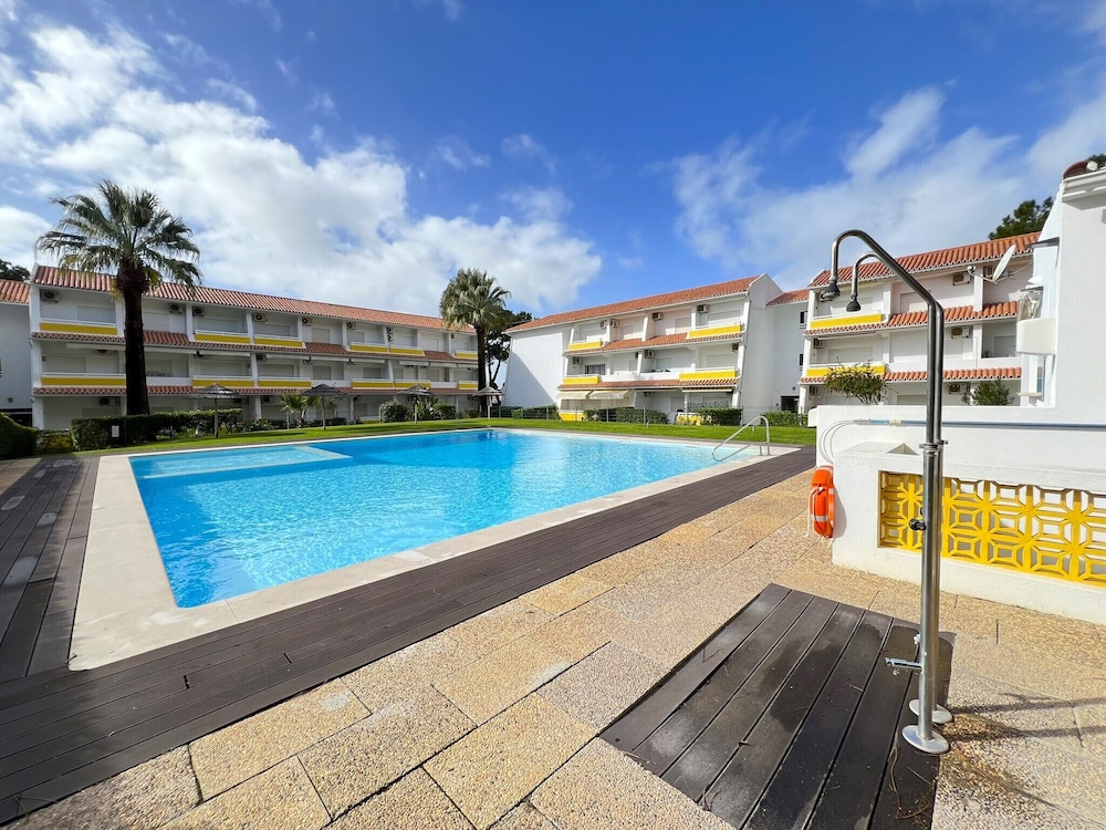 Vilamoura Nautilus With Pool by Homing