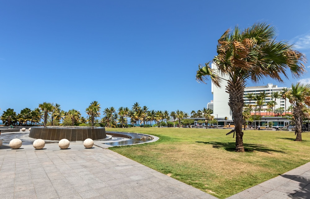 Condado Steps From the Beach Nightlife