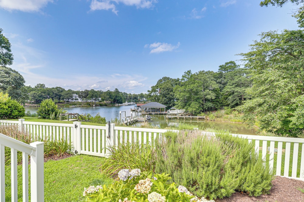 Boat Dock & Kayaks: Waterfront Home in Deltaville!