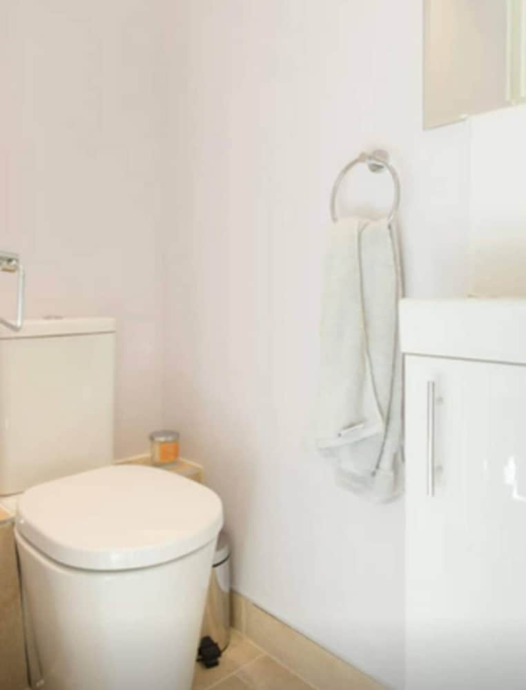 Newly Refurbished 4 Bedroom House in East London