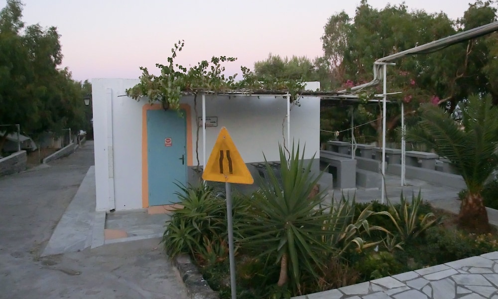 Santorini Camping & Hostel