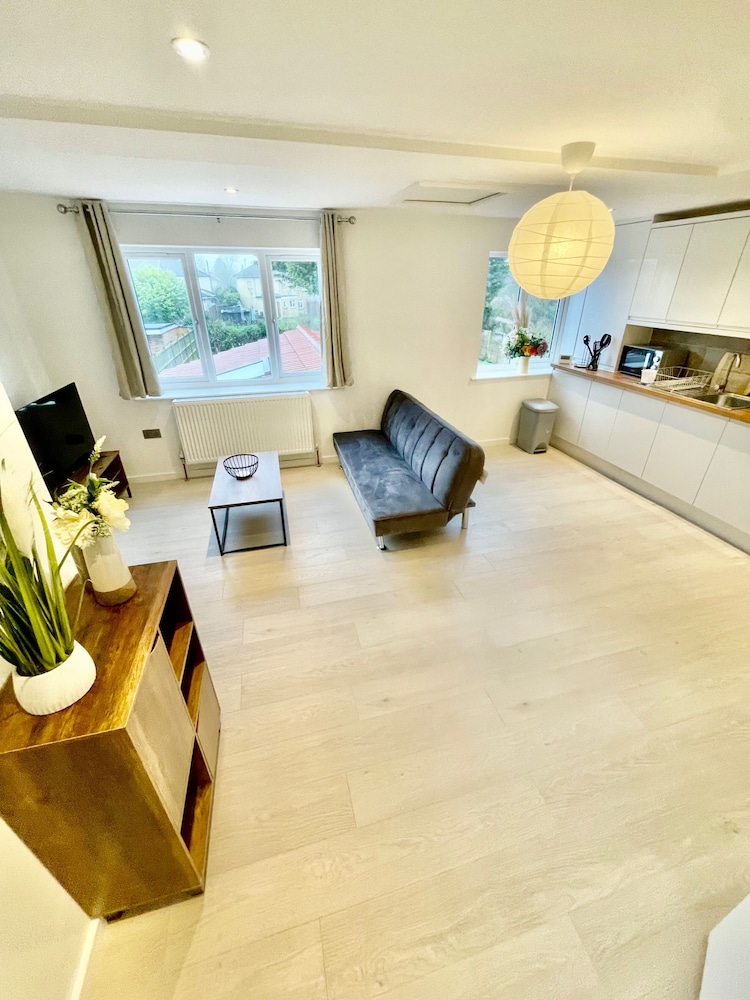 Cambridge Cozy 2 Bedroom Apartment 5 Sleep