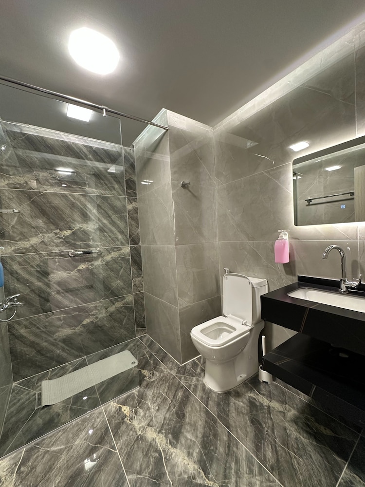 Charming Amman Apartment With Terrace and Garden