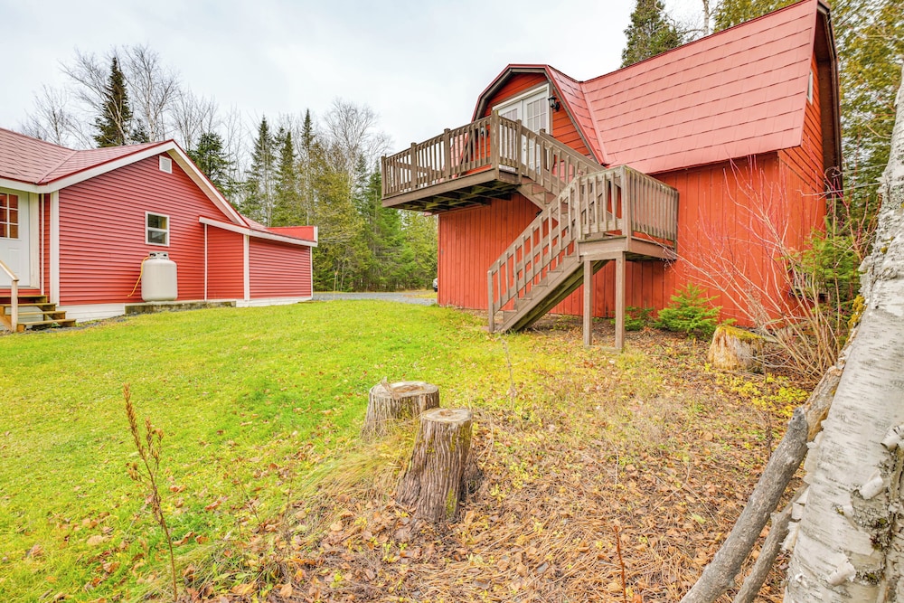 Waterfront Oasis: Family Retreat on Long Lake!