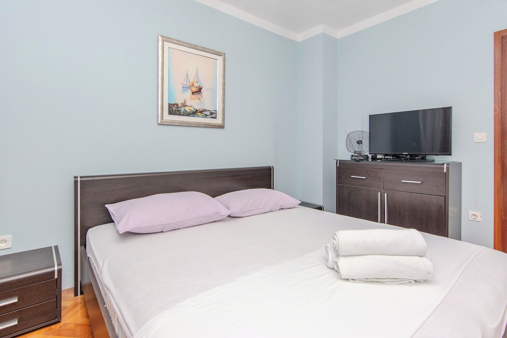 Holiday home Suric