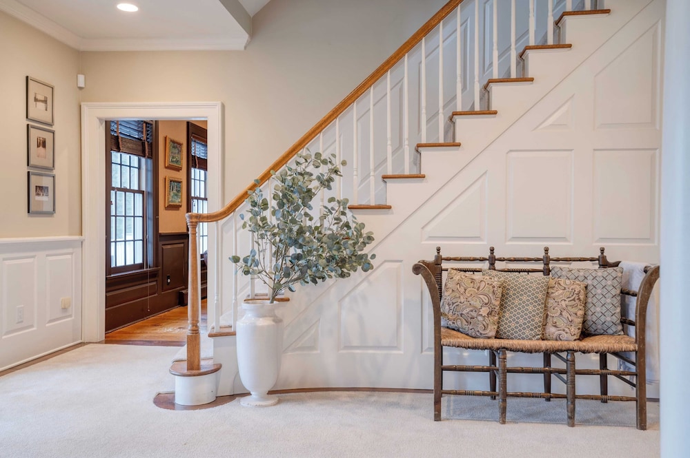 Secluded Berkshires Estate + Private Pond/pool,theater, Gym Sunny Pond