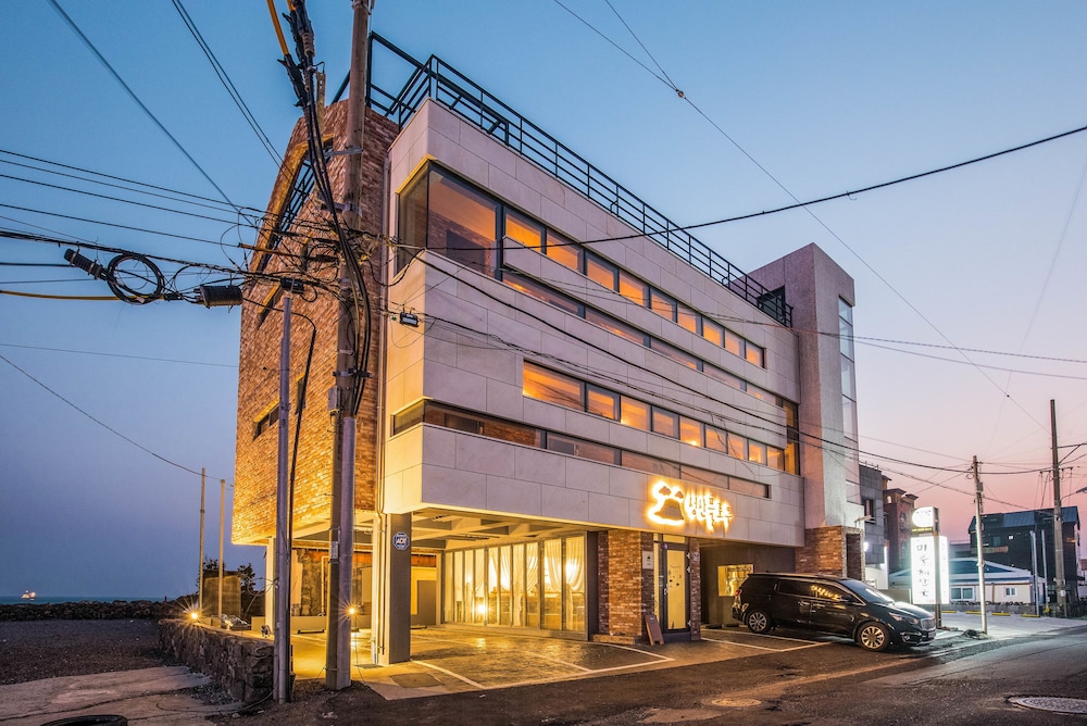 Hotel Seongsan Flow - Image 1