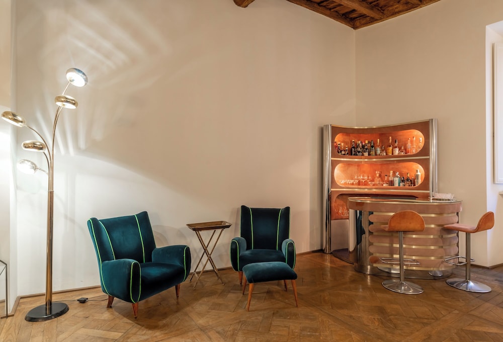 Via Giulia Apartments