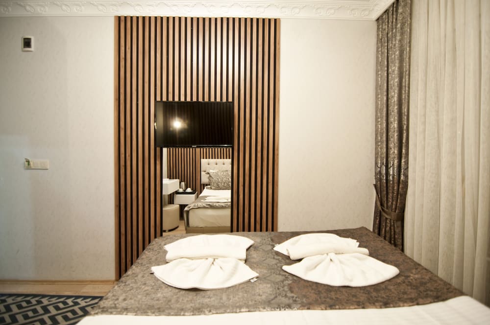 Stela Apartments
