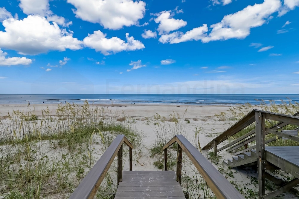 Fernandina Beach Vacations - Dog Friendly Oceanfront Beach House by RedAwning - Property Image 26