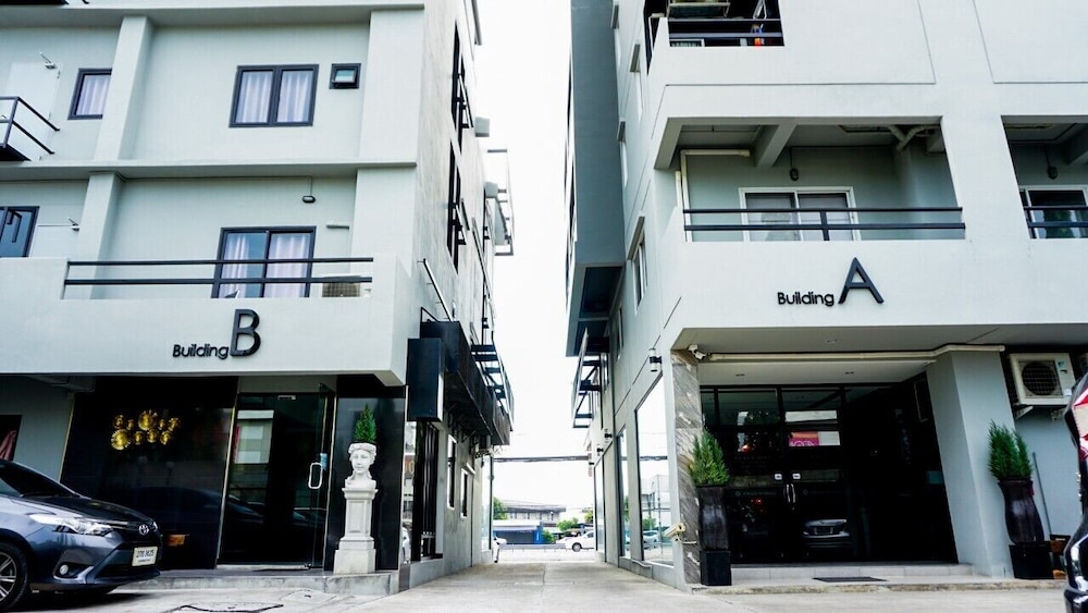 B-Black Hotel Chonburi