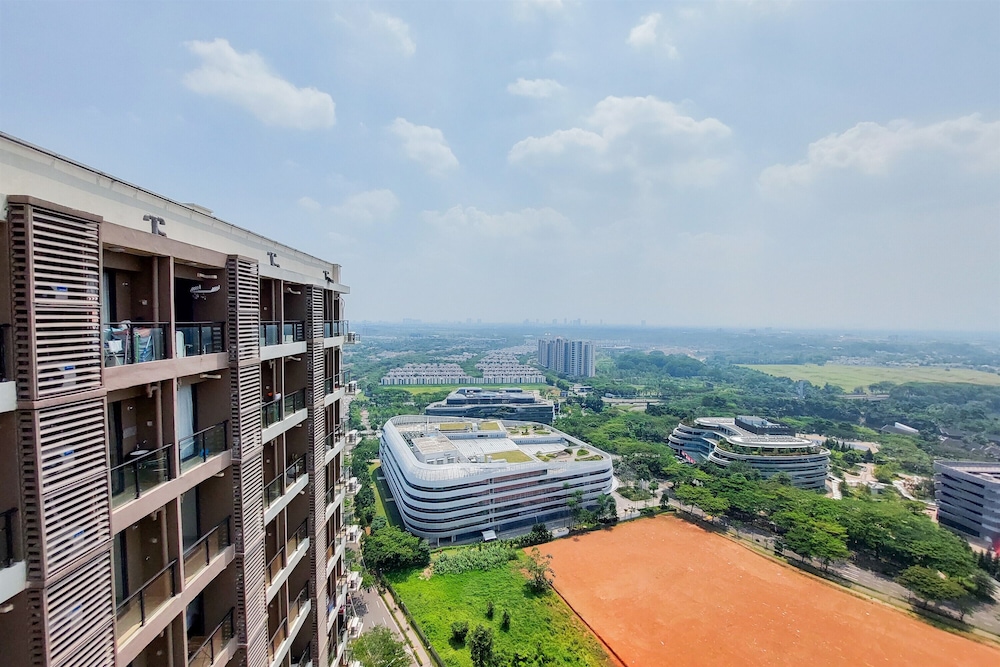 High Floor And Cozy Studio Room At Sky House Bsd Apartment