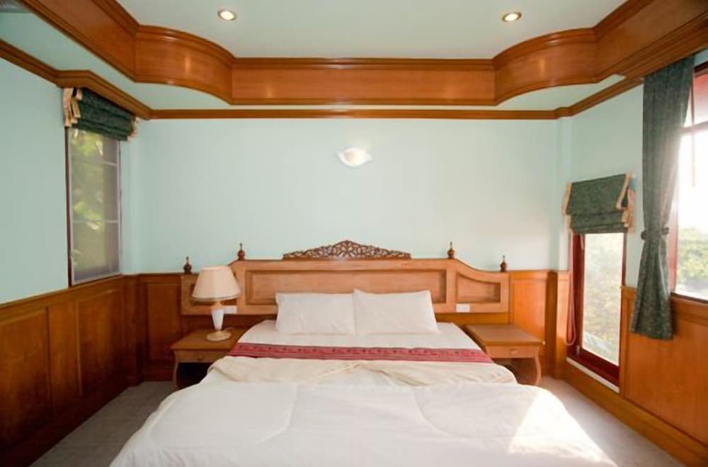 Haad Yao Resort