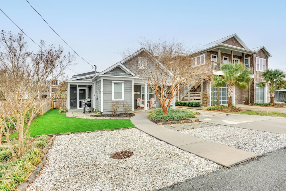 Walk to Beach: Cottage w/ Yard in Kure Beach!