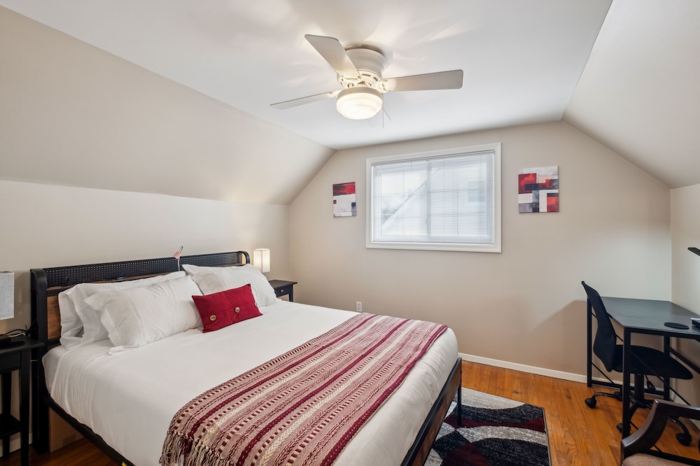 Uline Hospitality 4 Bedroom Home