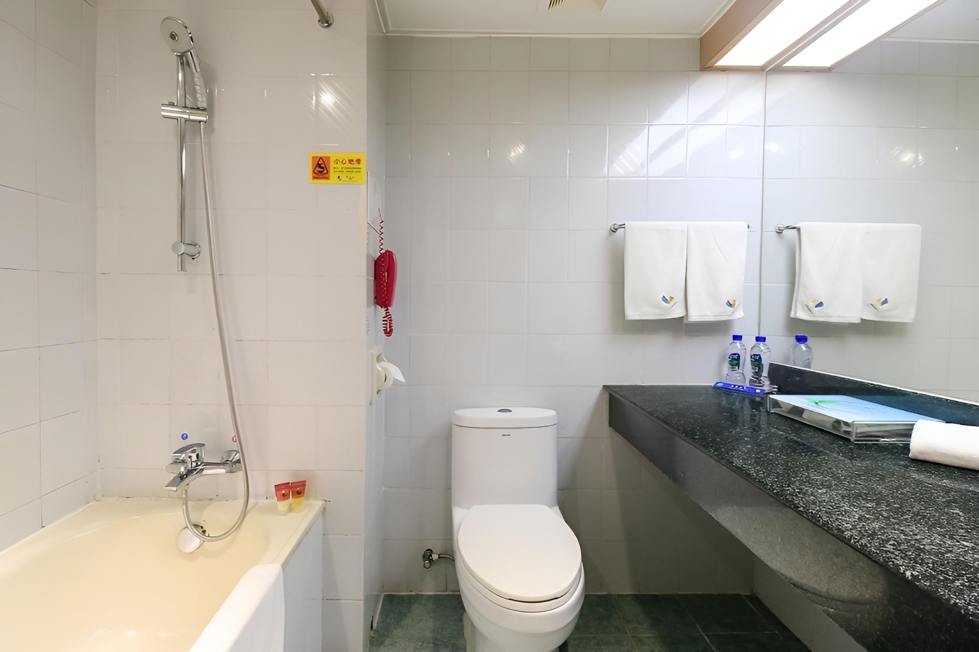 L Hotel Lianhua