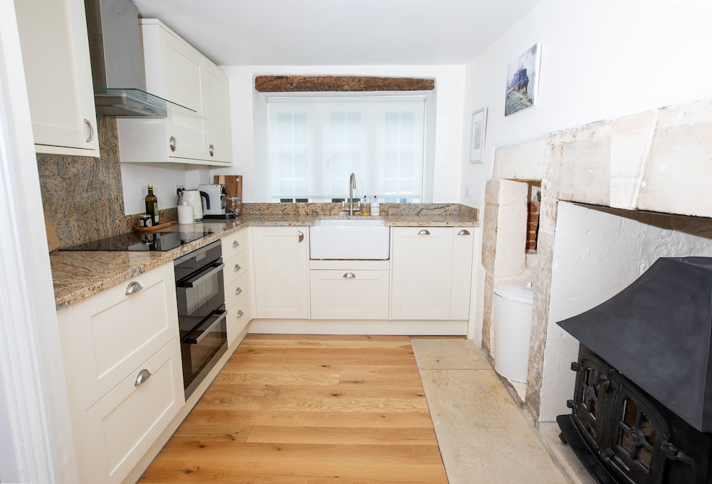 Charming 1700S Cottage In Bradford On Avon Nr Bath