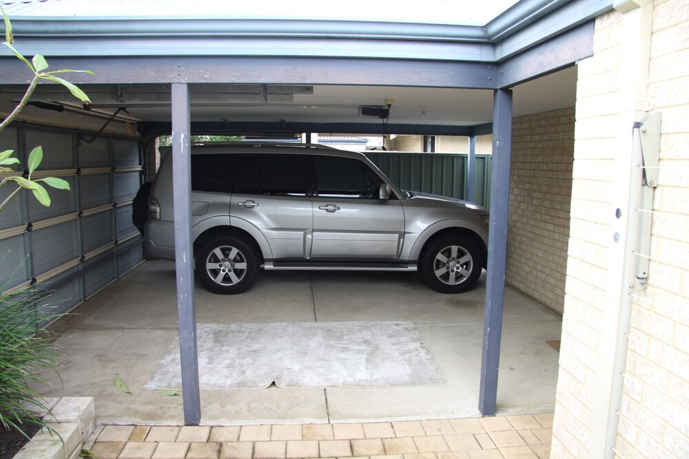 Banksia Lakes Family Accommodation