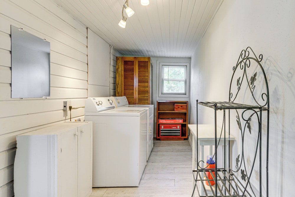 Lake Days, Bbqs & Fireside Nights: Afton Retreat