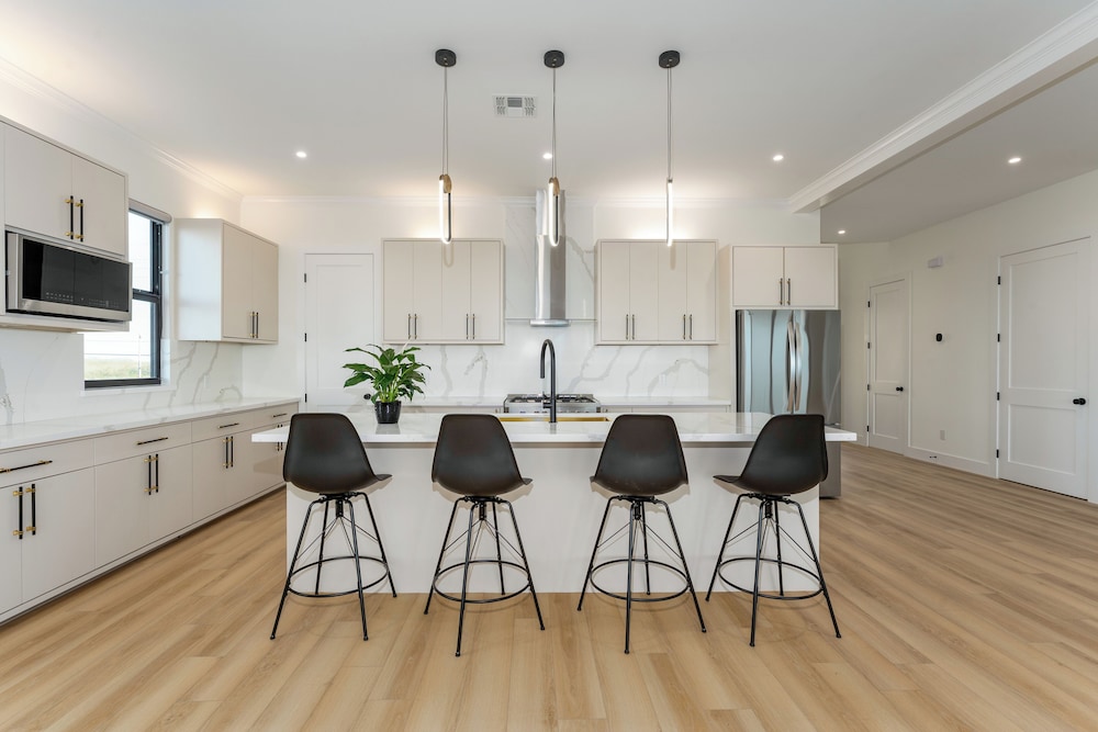 Spacious Bay