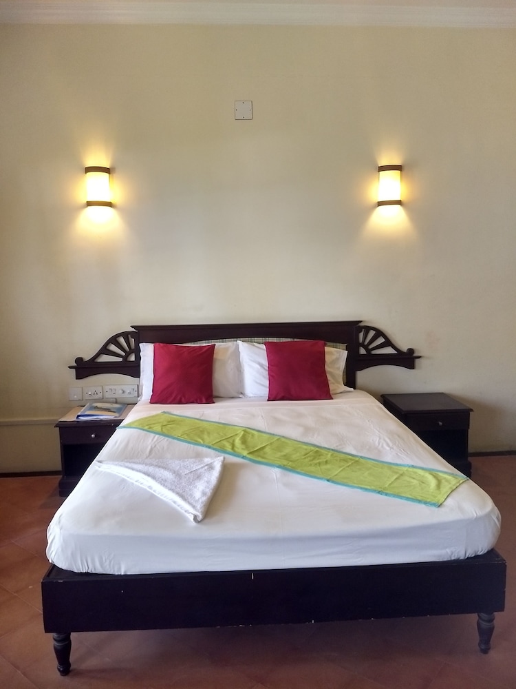 Blooming Bay - Clifftop Beach Resort