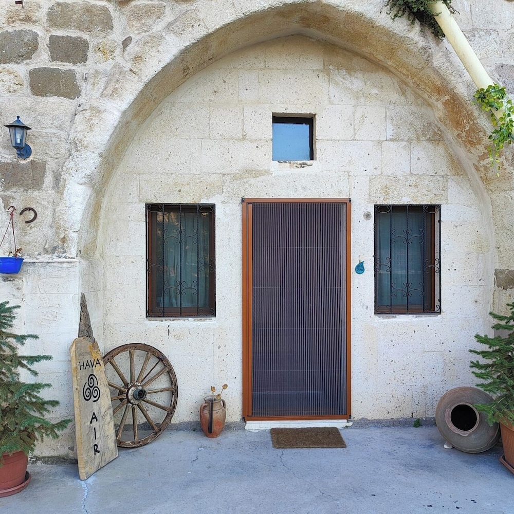 Deep Cave House