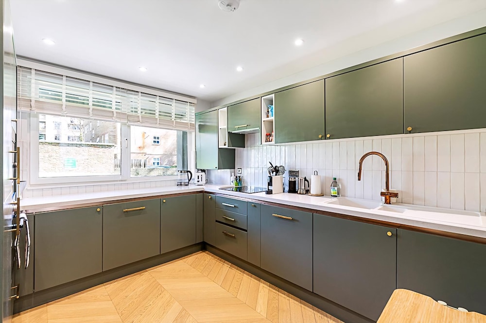 Stylish Islington Garden Flat Sleeps Four
