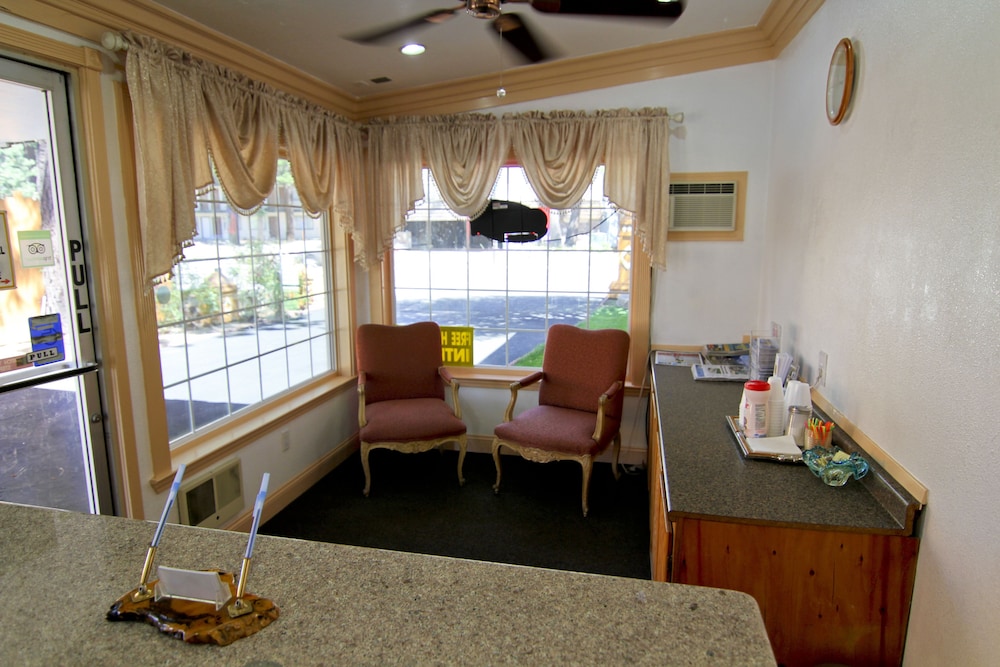 Lake Tahoe Vacations - National 9 Inn - Property Image 25