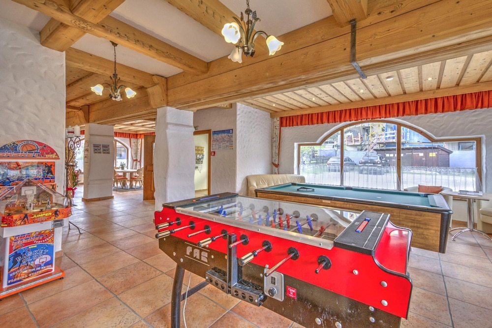 Tranquil Mountain Stay, Central & Sunny