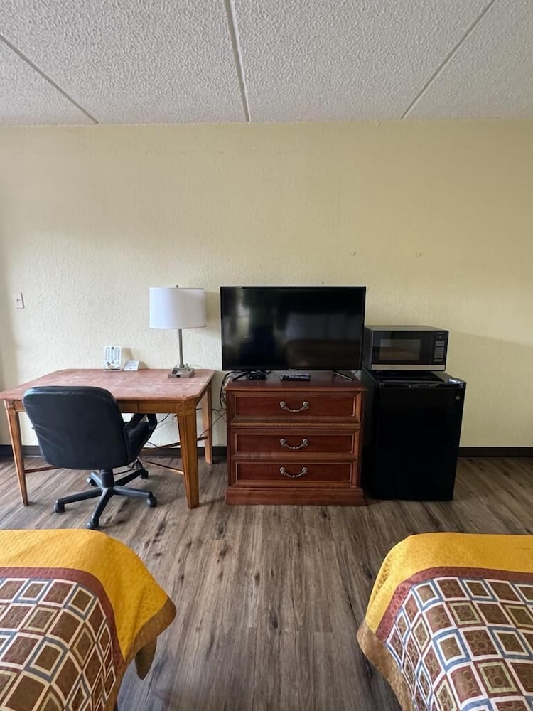 Milledgeville Vacations - Heritage Inn Milledgeville GA - Property Image 16