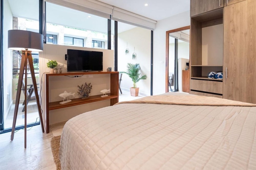 Syrena Living Condos