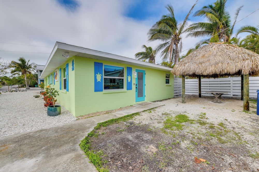 Fish, Swim & Unwind: Anna Maria Apt Steps to Beach