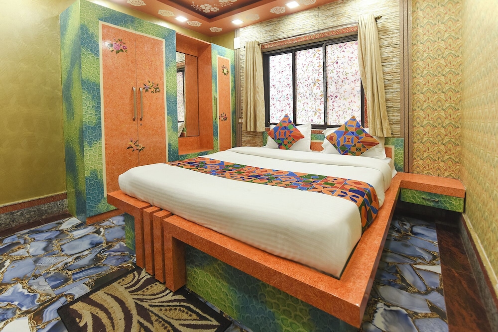 Fabhotel Rahi Crown