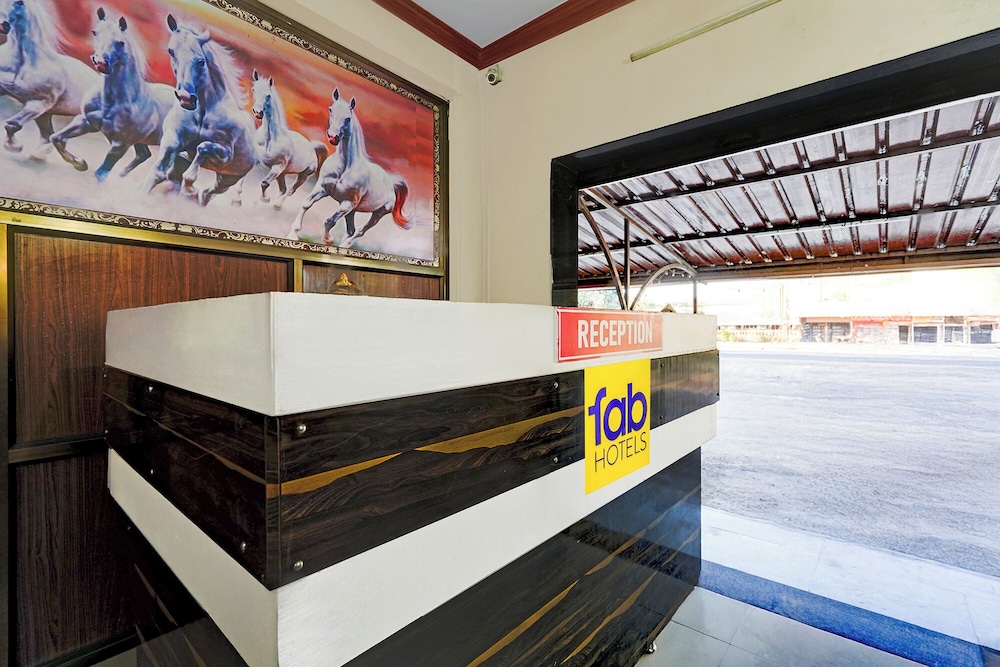 Fabhotel Seven Hills Inn
