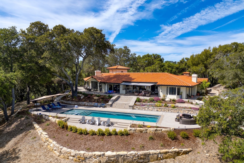 Rancho Robles by Avantstay Vineyard Villa w Views Pool Privacy
