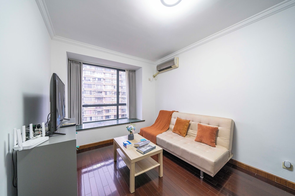 Tyms Modern 1BR APT Gubei Carnival Court